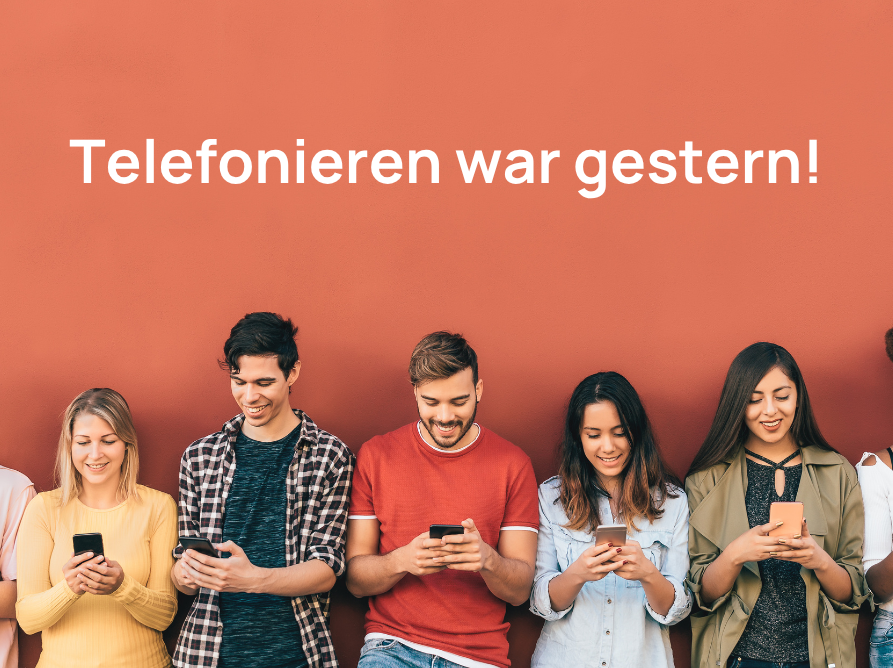 so-funktioniert-copywriting Frau tippt auf Laptop mit Schriftzug Copywriting