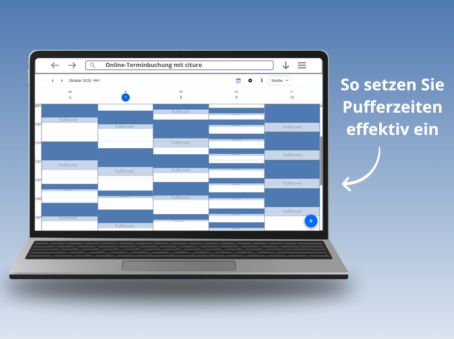 Frau tippt auf Laptop mit Schriftzug Copywriting 